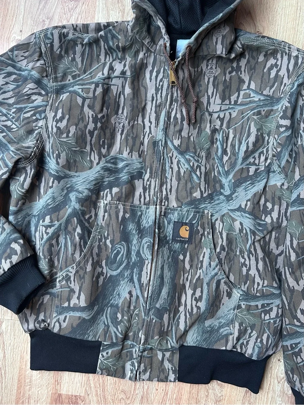 Vintage 1990’s Mossy Oak Carhartt Camo Jacket Size Large